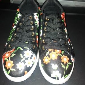 Flower Print Sneakers